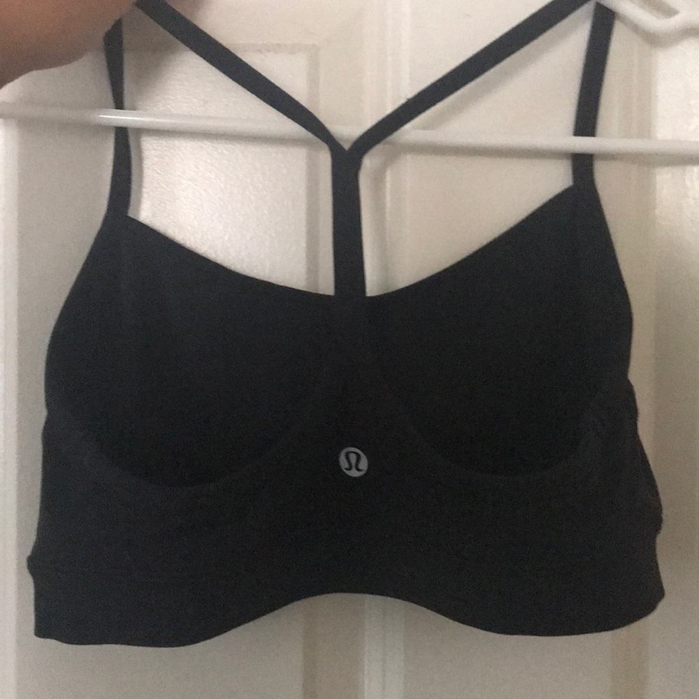 Lululemon Flow Y Sports Bra - Size 6 - Black